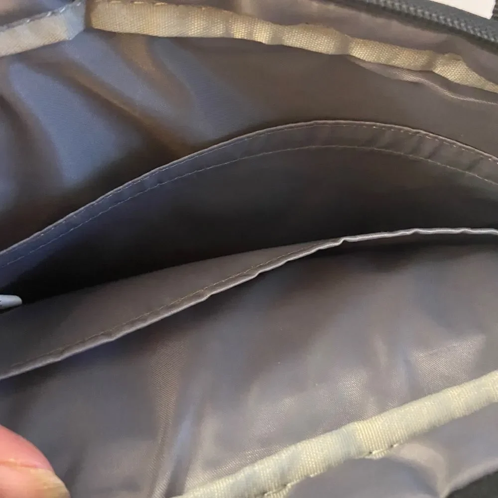 Amazon‎ basic padded zipper tablet bag 11x9”